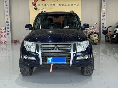 Mitsubishi Pajero (Import)