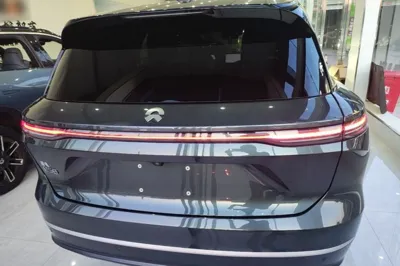 Nio ES8