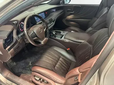 Lexus LS
