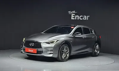 Infiniti Q30