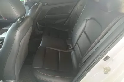 Hyundai Elantra (6th Generation