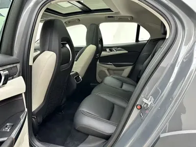 Lynk & Co 02