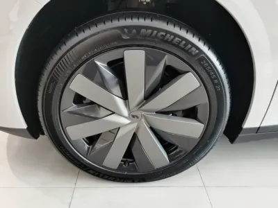 Li Auto Li Auto i8