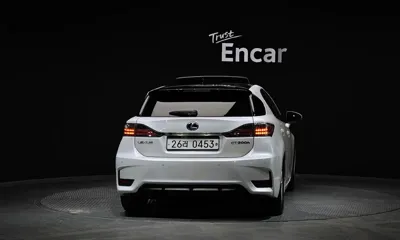 Lexus CT200h