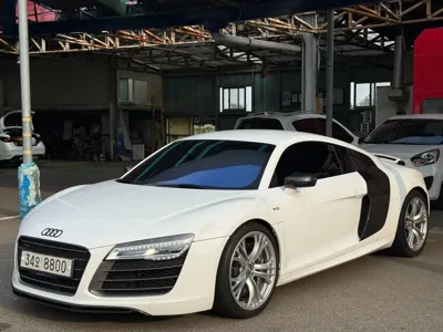 Audi R8