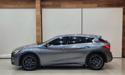 Infiniti Q30