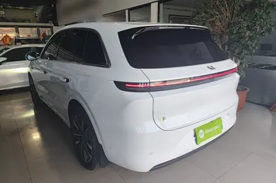 Li Auto L6