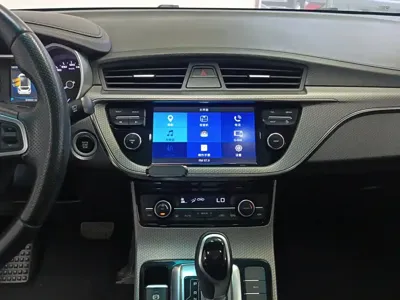 Geely Emgrand GS
