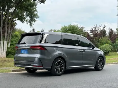 Roewe iMAX8