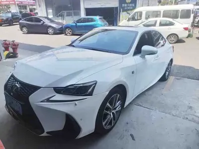 Lexus IS