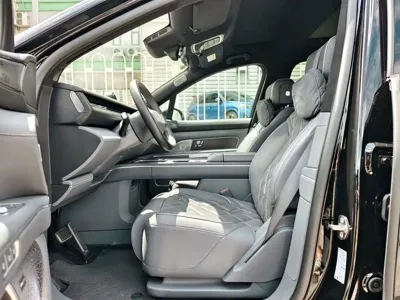 Nio ES8