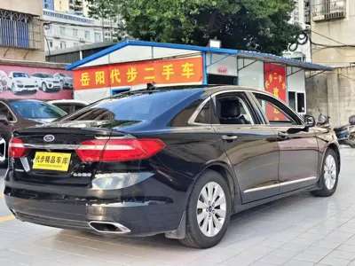 Ford Taurus