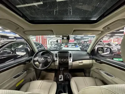 Mitsubishi Pajero Sport