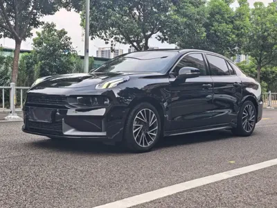 Lynk & Co 03
