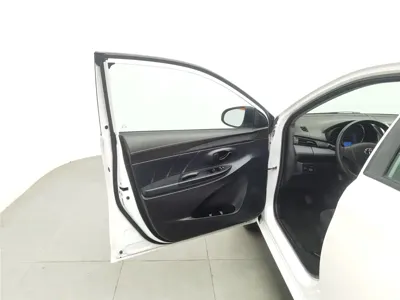 Toyota Yaris L