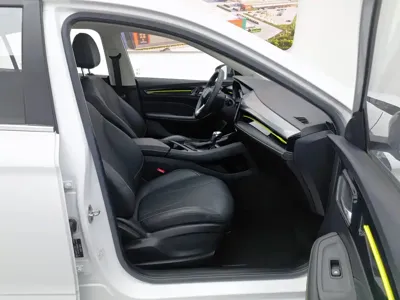 Roewe i5
