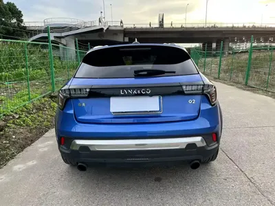 Lynk & Co 02