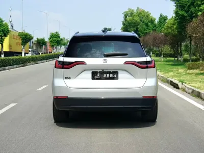 Nio ES8