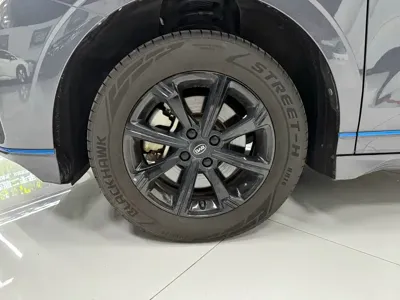 BYD e2