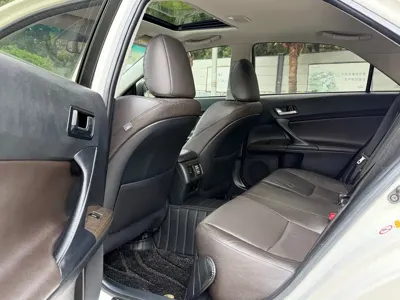 Toyota Reiz