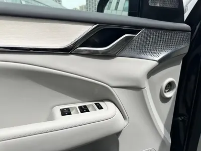 Volvo EM90