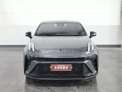 Lynk & Co 03