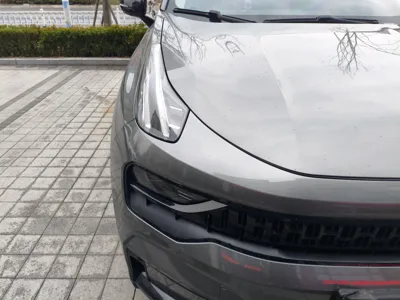 Lynk & Co 05