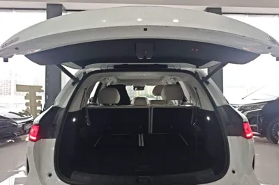BYD Tang L