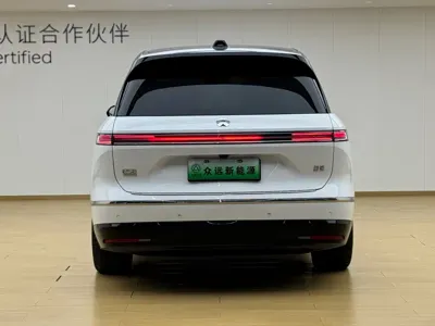 Nio ES8