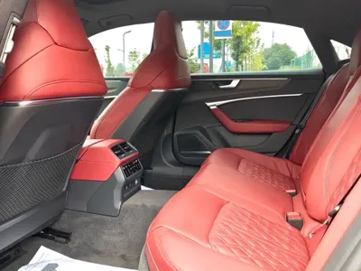 Audi A7L