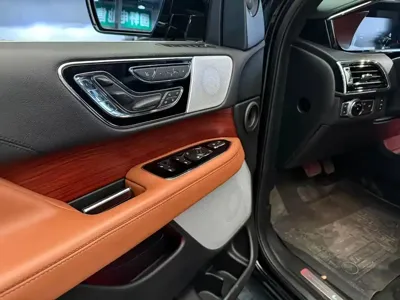 Lincoln Navigator