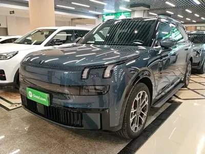 Lynk & Co 领克900