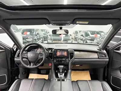 Honda UR-V