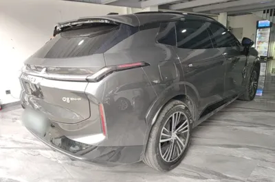 Lynk & Co 08 EM-P