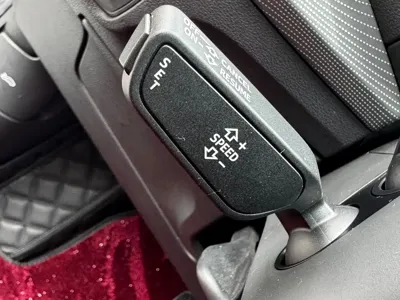 Audi Q2L e-tron