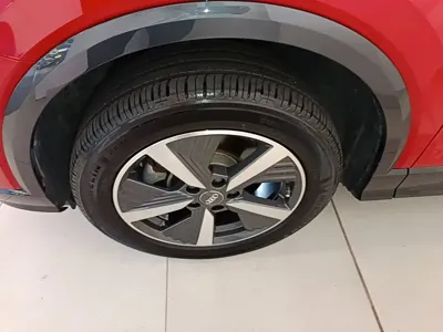 Audi Q2L e-tron