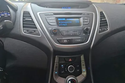 Hyundai Elantra (5th Generation