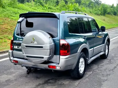 Mitsubishi Pajero (Import)