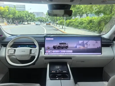 Lynk & Co 领克900