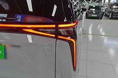 SAIC MAXUS G90