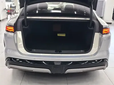 BYD 汉L