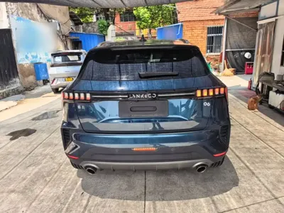 Lynk & Co 06