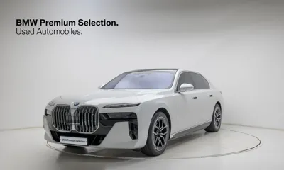 BMW i7
