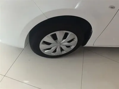 Toyota Yaris L