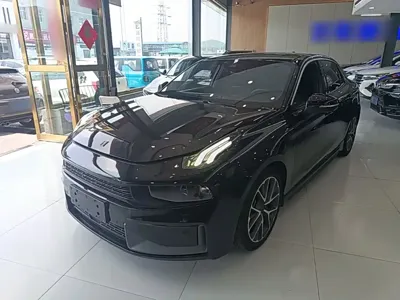 Lynk & Co 03