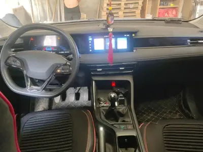 Roewe i5