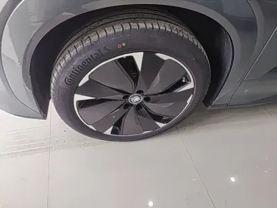 BYD 唐L