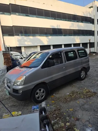 Hyundai Starex