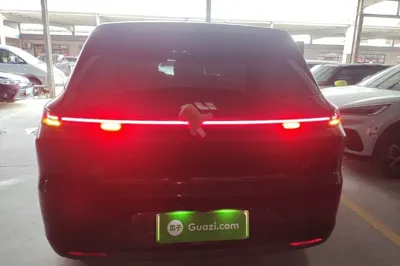Li Auto L6
