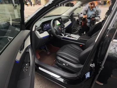 Hongqi HS5